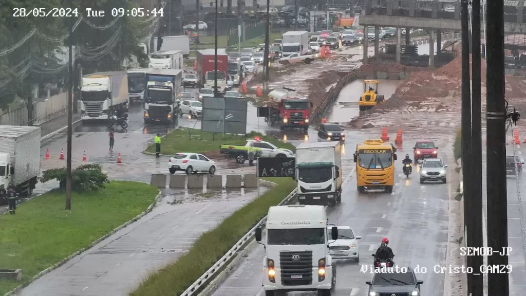 João Pessoa permanece sob alerta de chuva forte e Prefeitura mantém força-tarefa para atender a população