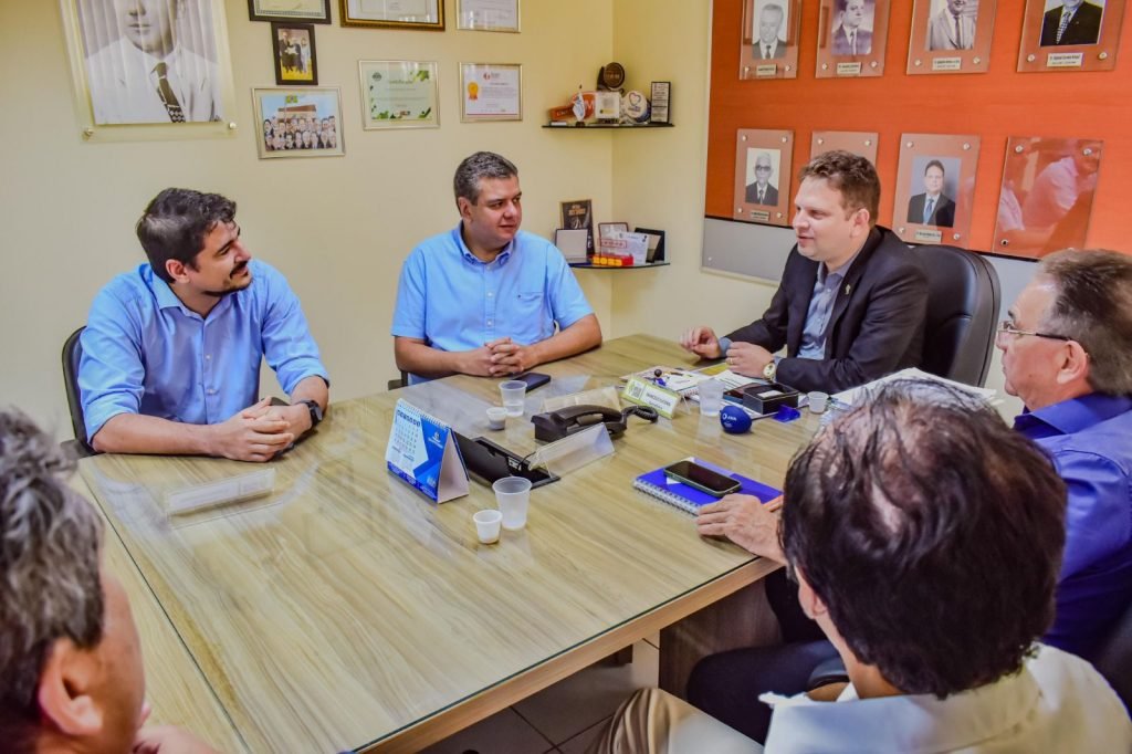 Prefeitura de João Pessoa entrega mais de R$ 1,7 milhão em emendas ao Hospital Laureano Prefeitura de João Pessoa entrega mais de R$ 1,7 milhão em emendas ao Hospital Laureano