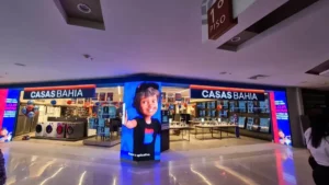 Crise no varejo: Casas Bahia fecha 298 lojas, aponta piora econômica e destaca impactos no e‑commerce