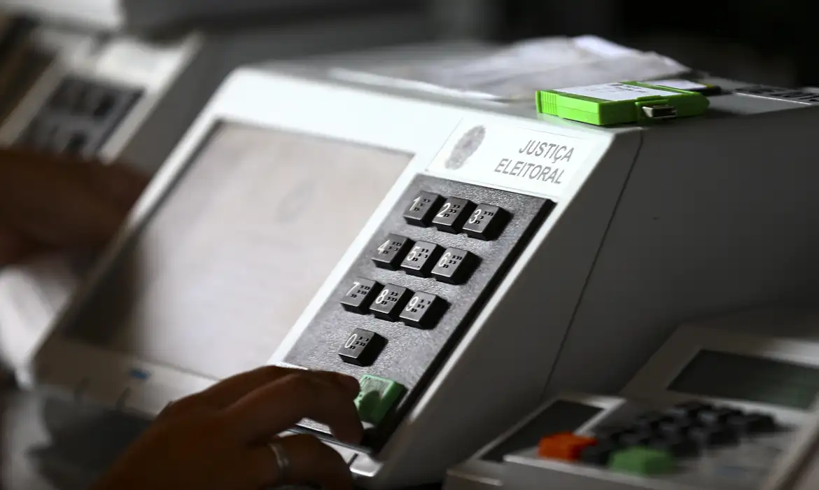 Contexto da campanha: economia, programas sociais e apostas online em foco