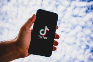 TikTok terá regras mais rígidas para menores após multa da ANPD