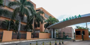 Anvisa alerta risco de deficiência de B6 com uso de carbidopa/levodopa
