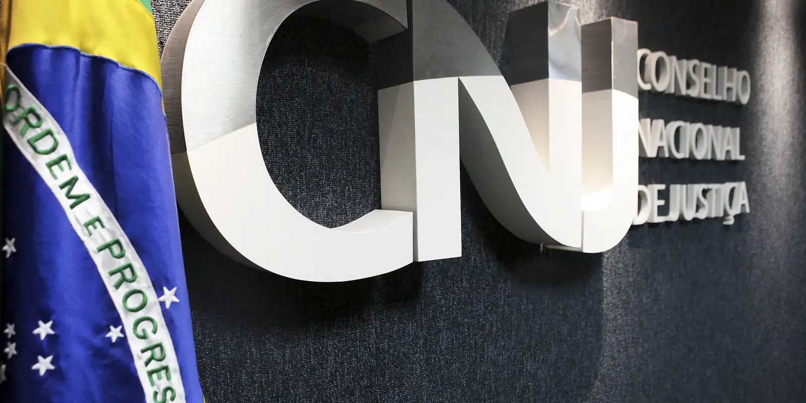 CNJ cancela precatórios irregulares avaliados em R$ 2 bilhões CNJ cancela precatórios irregulares avaliados em R$ 2 bilhões
