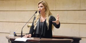 Polícia prende ex-vereadora Veronica Costa, condenada por tortura