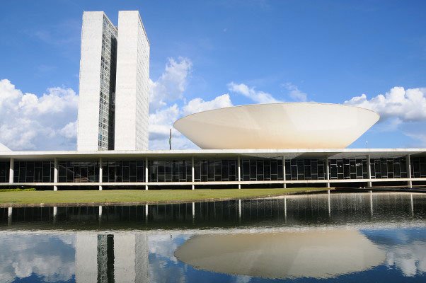 Projeto proíbe uso de recursos da União para hospedagem de luxo de autoridades