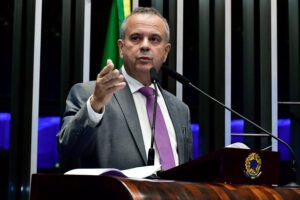 Contexto do alerta de Marinho sobre Flávio Bolsonaro e as eleições