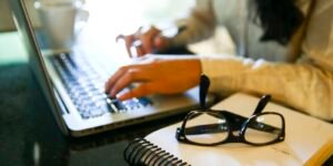 Programa oferece cursos gratuitos sobre IA para professores