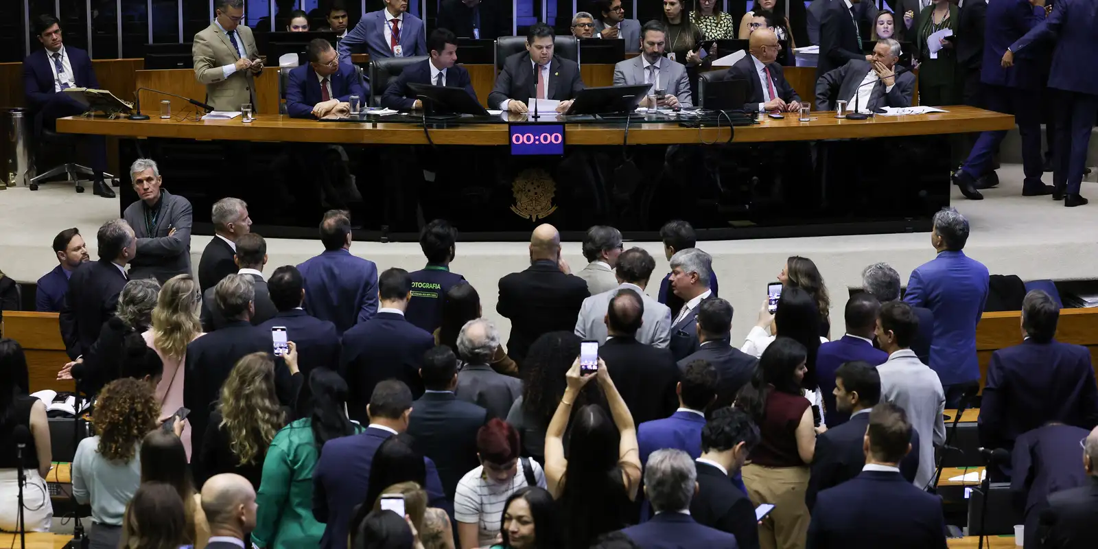 Alcolumbre marca votação da PEC pelo fim da 6×1 para quarta-feira Alcolumbre marca votação da PEC pelo fim da 6×1 para quarta-feira