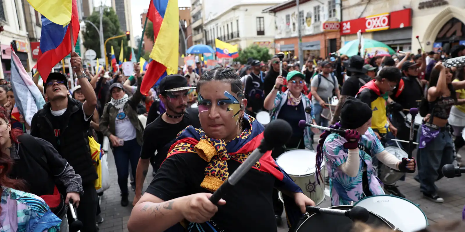 Colômbia vive protestos contra o governo de La Espriella
