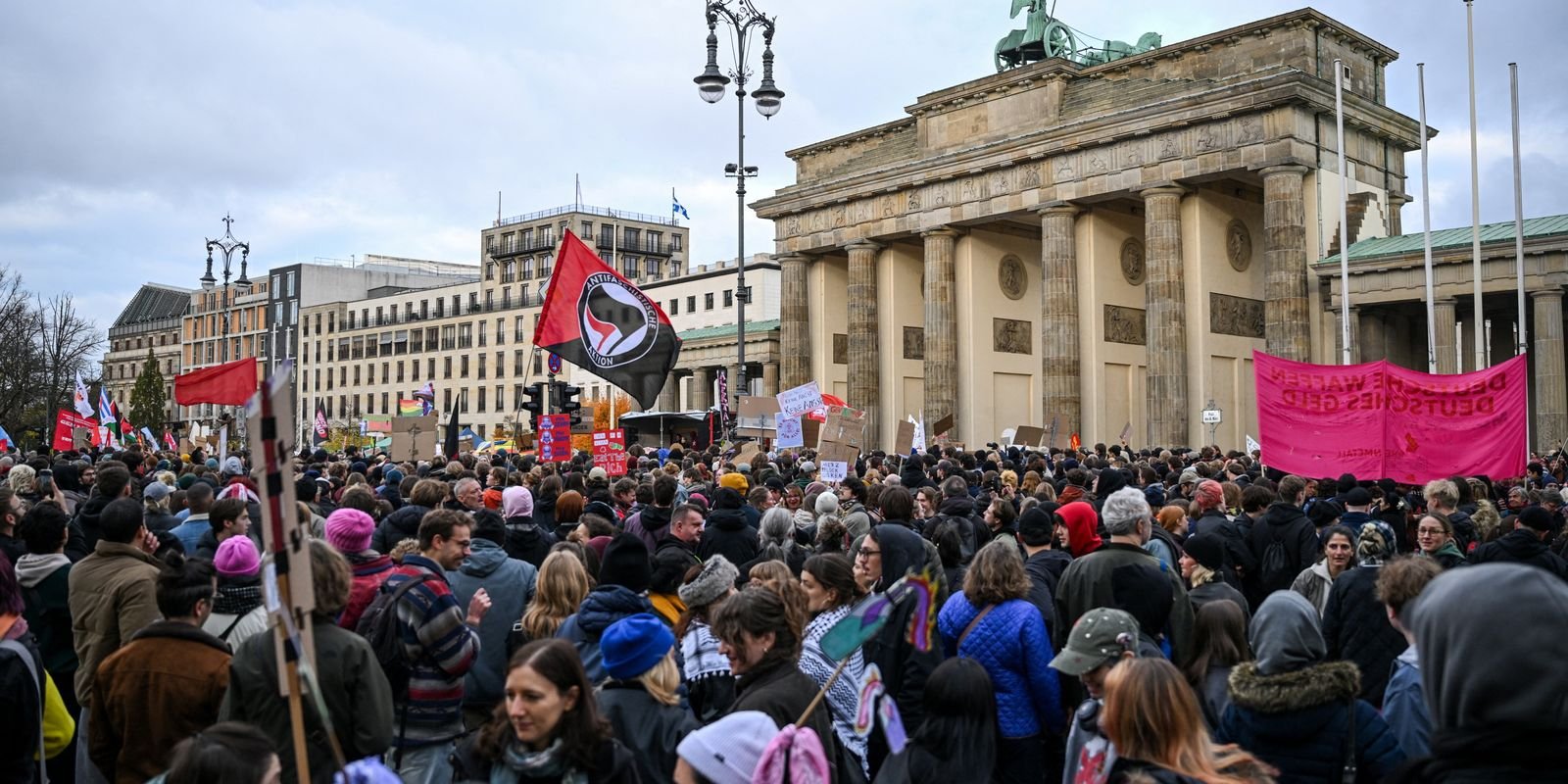 Protestos da Geração Z chegam à Alemanha; milhares se manifestam Protestos da Geração Z chegam à Alemanha; milhares se manifestam