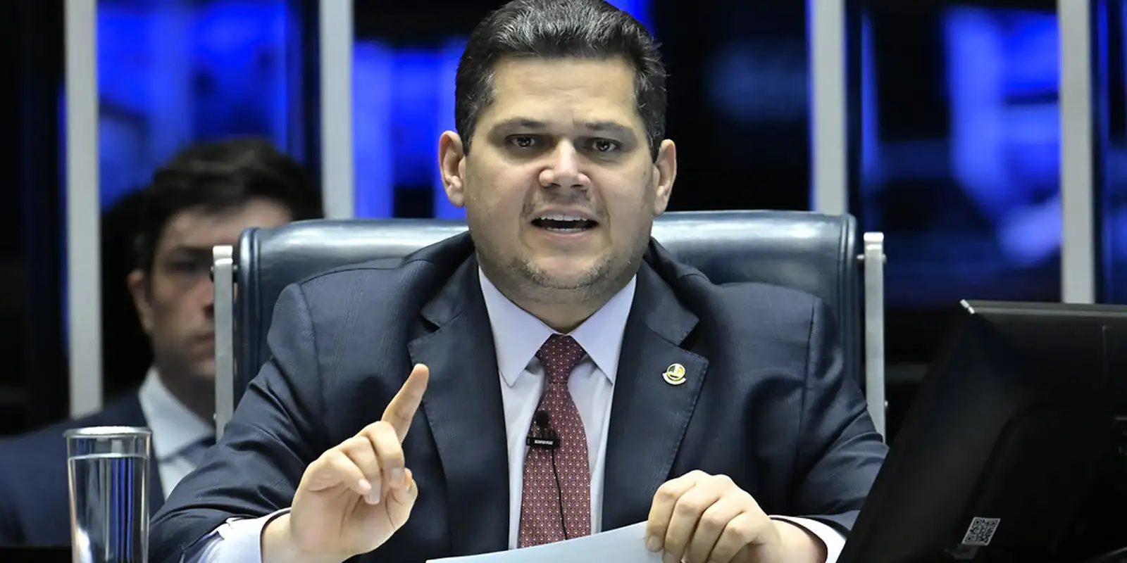 Alcolumbre anuncia sessões para discutir e votar fim da escala 6×1 Alcolumbre anuncia sessões para discutir e votar fim da escala 6×1