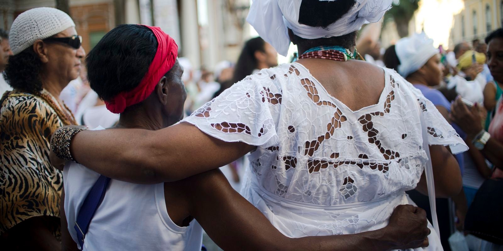 Ataques a símbolos religiosos reacendem debate sobre intolerância