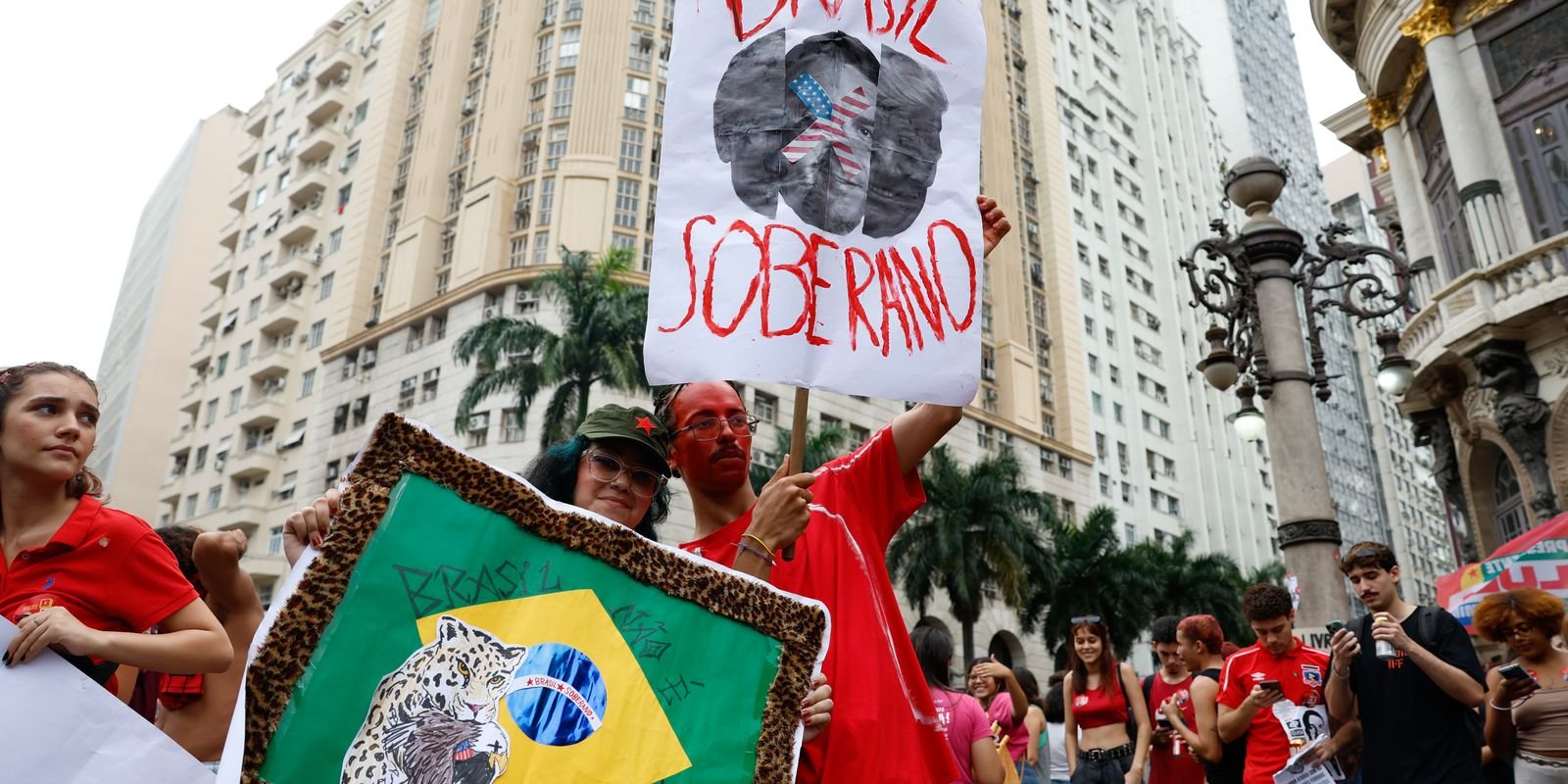 Estudantes fazem ato no Rio de Janeiro em defesa de voto em Lula Estudantes fazem ato no Rio de Janeiro em defesa de voto em Lula