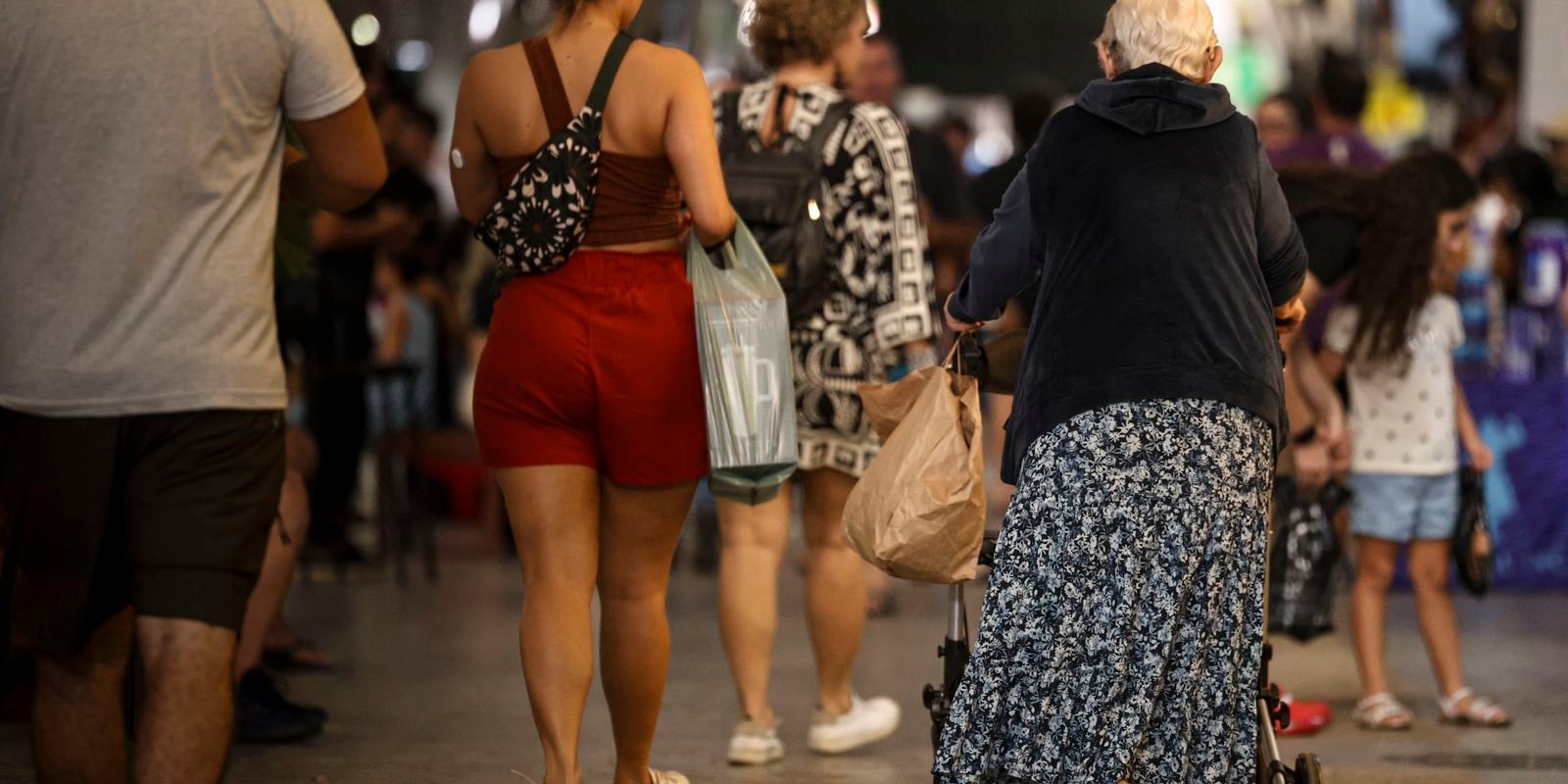 Corte amplo de gastos públicos afetaria área social, dizem economistas Corte amplo de gastos públicos afetaria área social, dizem economistas