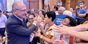 Em Aparecida, Alckmin pede isenção da Justiça Eleitoral Em Aparecida, Alckmin pede isenção da Justiça Eleitoral