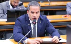 Projeto pune fraude por desconto indevido em folha de pagamento