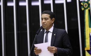 Comissão aprova política nacional de inclusão e letramento digital para pessoas idosas