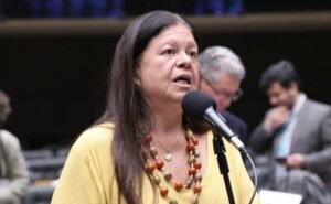Projeto suspende cobrança de tributos na importação de urânio