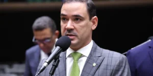 Vicentinho Júnior é eleito governador do estado do Tocantins