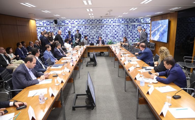 Líderes de partidos defendem busca da governabilidade após as eleições Líderes de partidos defendem busca da governabilidade após as eleições