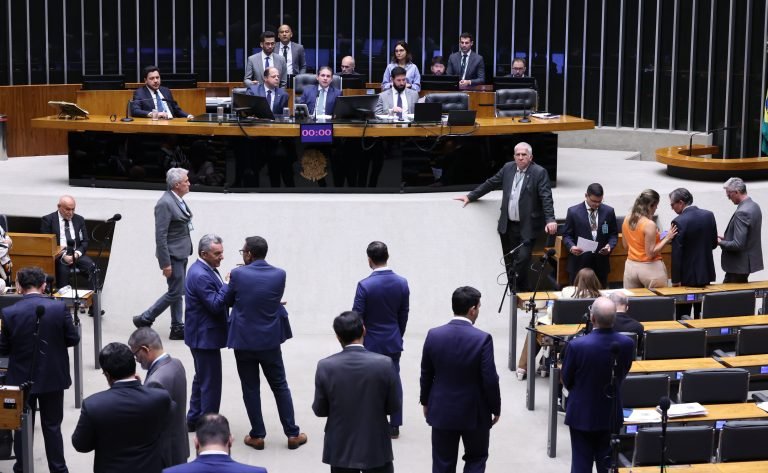 Câmara votará hoje projeto de apoio a produtores de cana-de-açúcar no Nordeste; acompanhe
