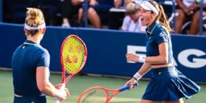 De olho na liderança: dupla de Stefani vence estreia no WTA de Wuhan