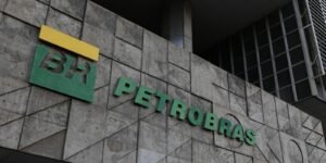 Petrobras atinge recorde de valor de mercado após descoberta no Amapá Petrobras atinge recorde de valor de mercado após descoberta no Amapá