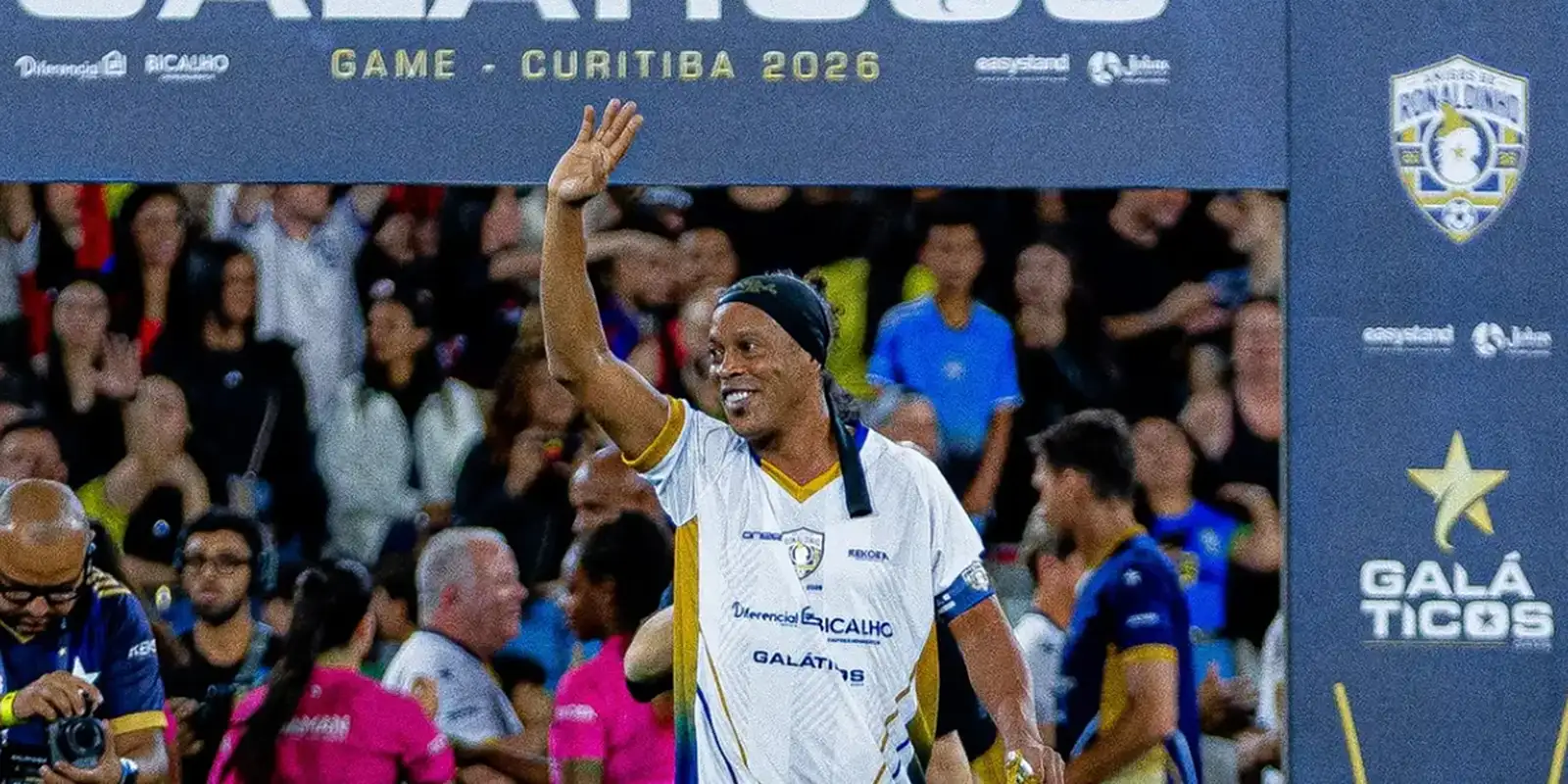 Ronaldinho Gaúcho anuncia volta aos gramados pelo italiano Ravenna Ronaldinho Gaúcho anuncia volta aos gramados pelo italiano Ravenna