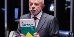 Lula faz campanha em MG e celebra fim da jornada 6×1