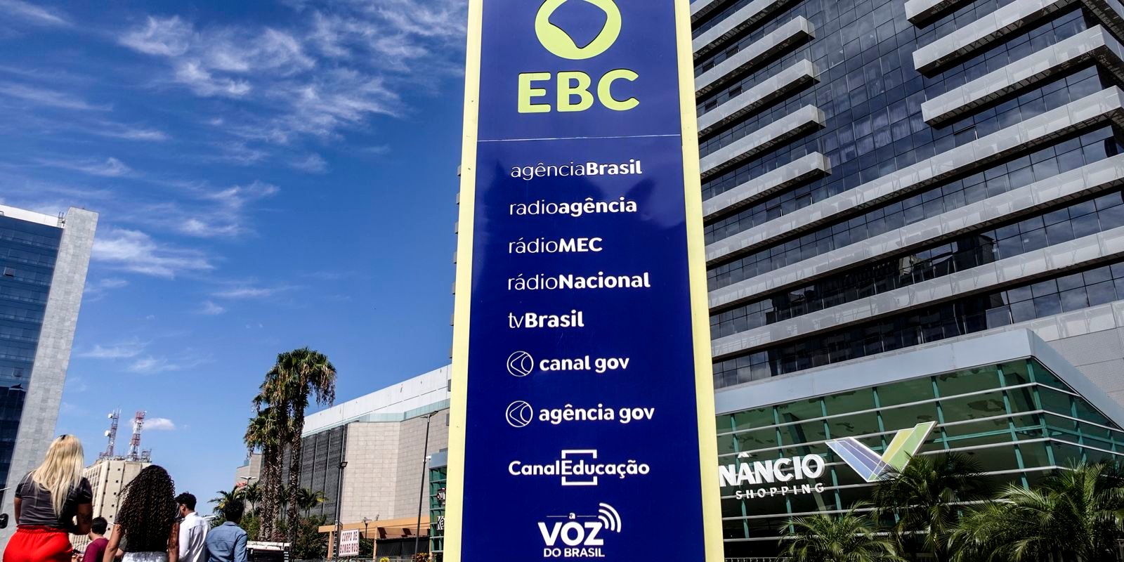 SBT admite erro ao atribuir à EBC falha em propaganda eleitoral SBT admite erro ao atribuir à EBC falha em propaganda eleitoral