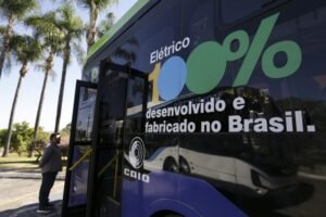 Projeto cria política nacional para eletrificar frota de ônibus e caminhões no Brasil