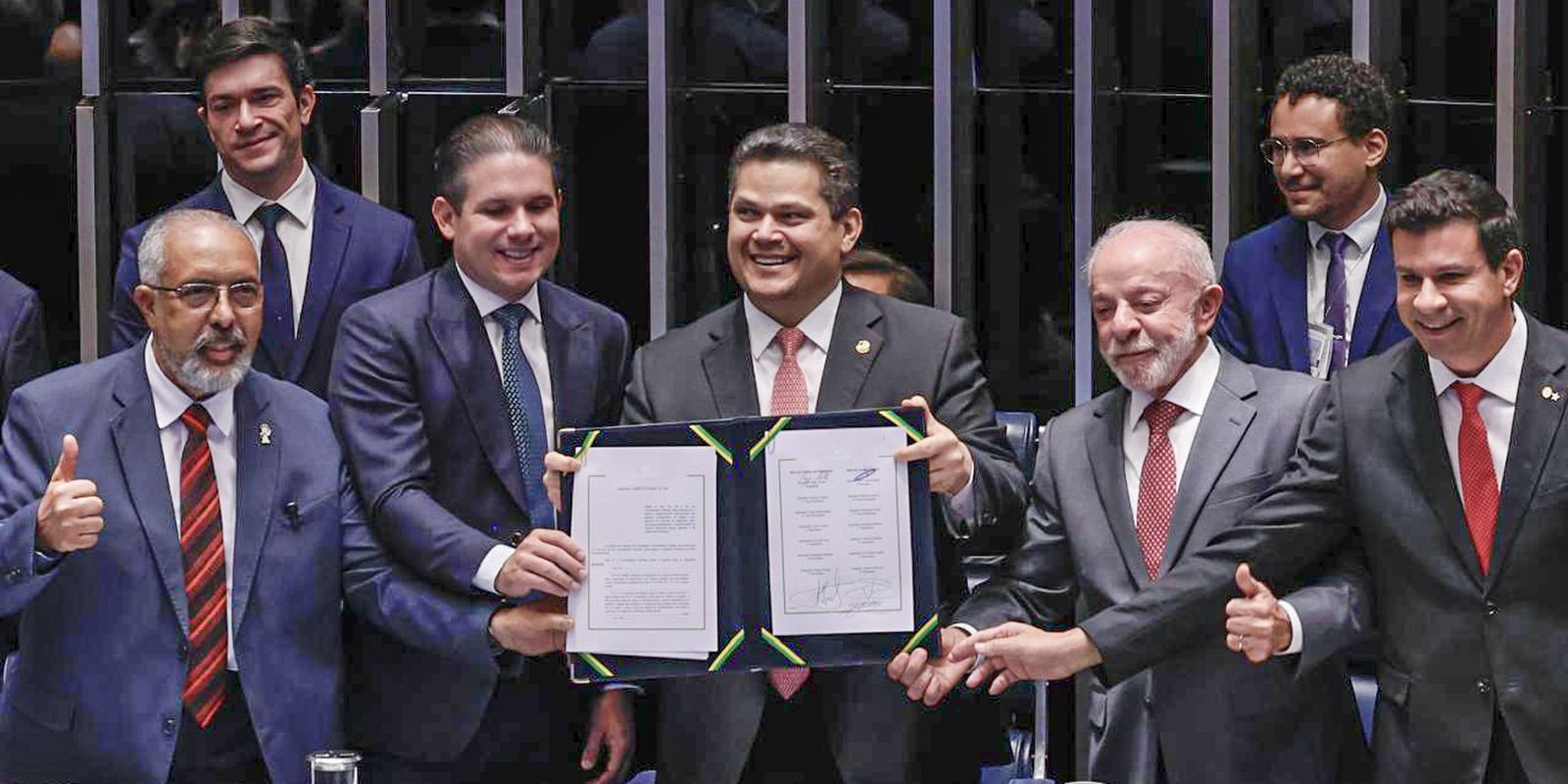 Congresso promulga emenda do fim da 6×1; escala 5×2 começa em 60 dias